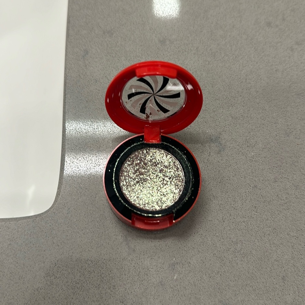 MAC Limited Edition Shadow